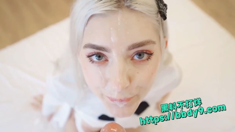 Eva Elfie, 1