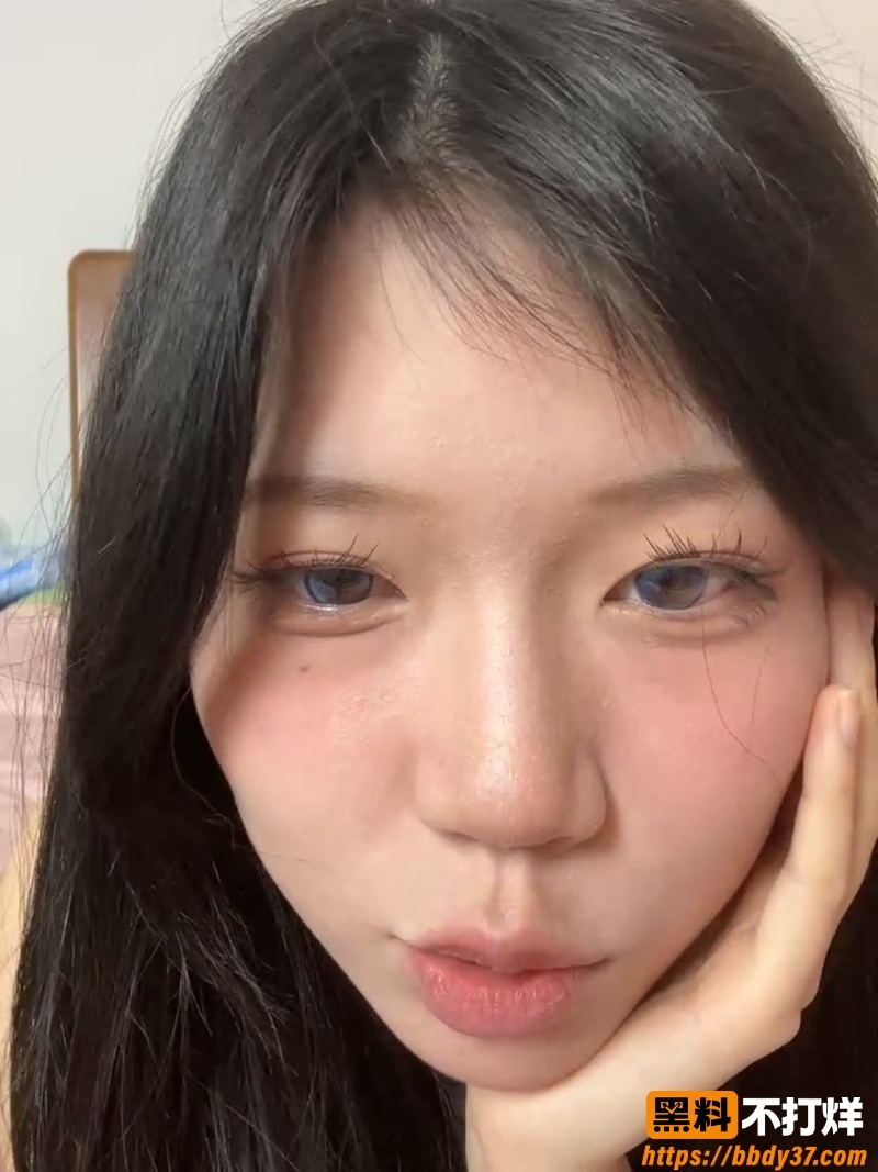 st站07年精神小妹自慰6