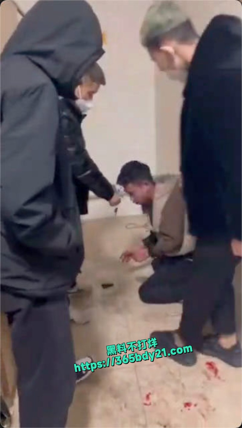 原配捉奸暴打奸夫淫妇现场实况 11