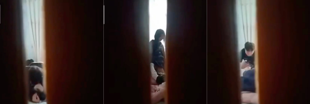 中国好室友！带女友回家做爱不关门却遭偷拍流出～激情女上位堪比强悍av！