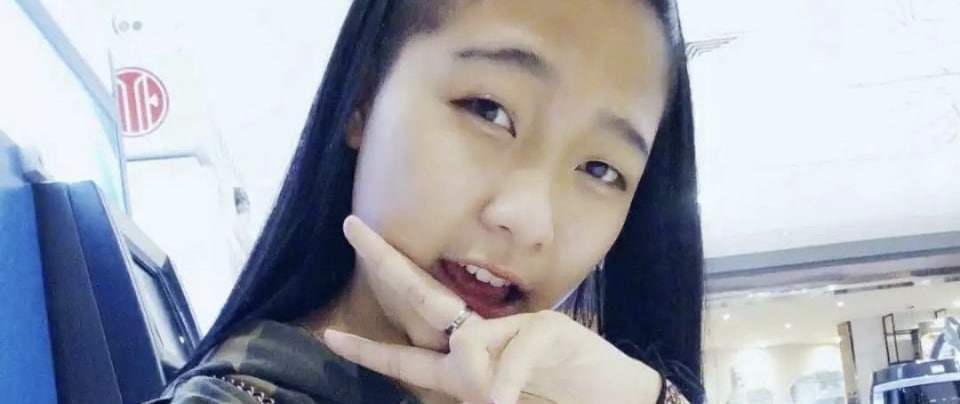 高中女生惠菲菲居家裸体自拍