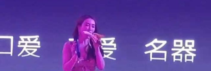 性爱公开课!女主在线教大家吃鸡吧快转发给女友学习~
