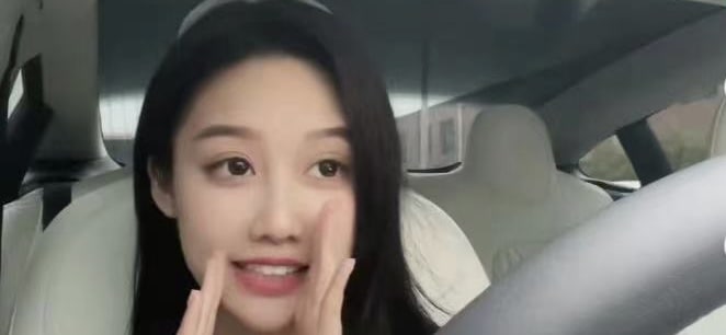 抖音网红 周泊霖cutey 直播故意走光漏奶录屏流出