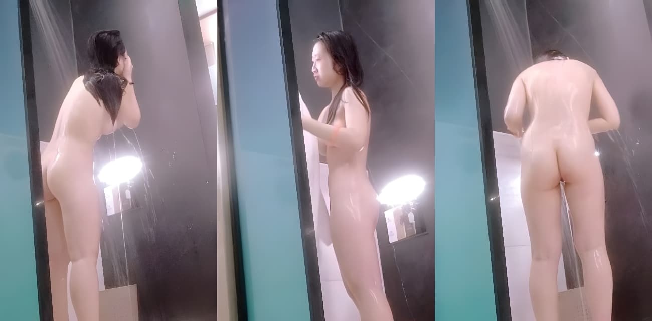 国内温泉洗浴中心澡堂偷拍流出！女神级少妇奶大肤白身材好 全裸春光大放送！