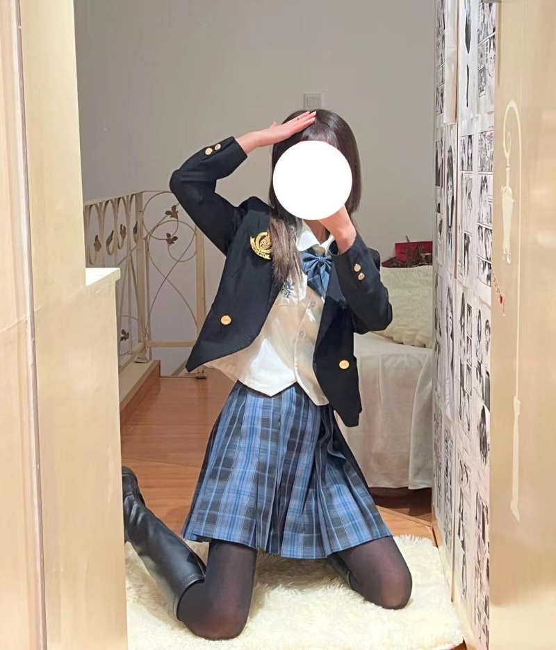 JK黑丝制服大学生 和渣男约会在出租屋里被无套抽插！