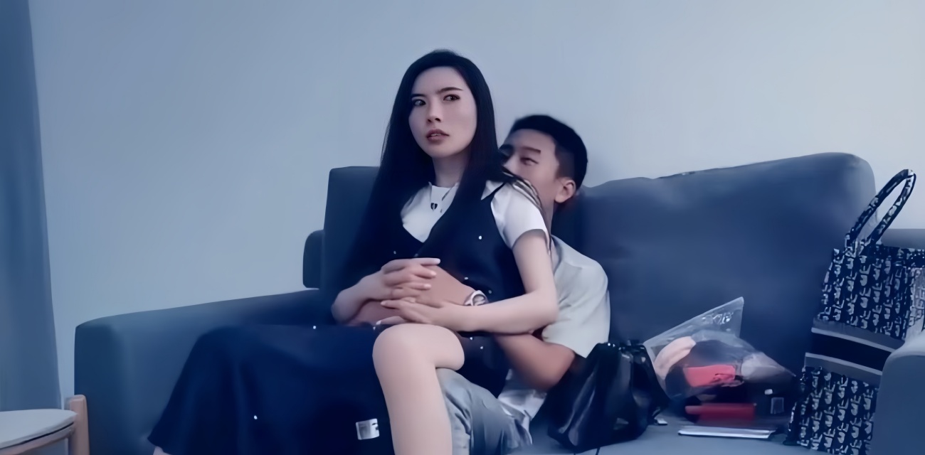 探花9总网嫖高颜值御姐风外围 身材纤细颜值在线 情趣装侍奉口技十分精湛