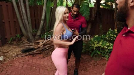 MilfHunter.23.03.20 Movin' MILF