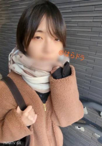 fc2-ppv 4516316 Shiori -chan，一個清醒的書呆子女人，黑色頭髮短髮，扮演著角色扮演者的愛好。我習慣了角色扮演射擊，但奇聞趣事是我的第一個體驗W FC2-PPV-4516316