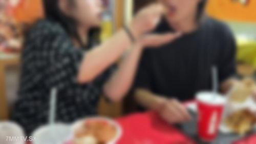 fc2-ppv 4575806 （個撮・限定）3人仲良く彼の彼女と飯食って目の前でNTR FC2-PPV-4575806