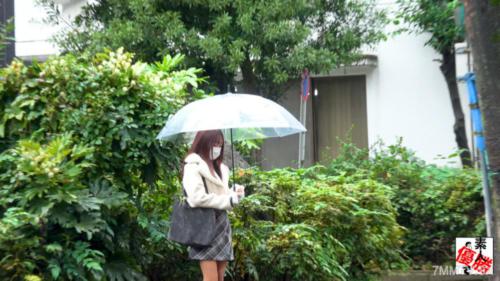 FC2-PPV 4584163 【顏出現・初次亮相】超絕可愛的20歲JD！看起來感覺很舒服，就悄悄摘下口罩內射了♪ FC2-PPV-4584163