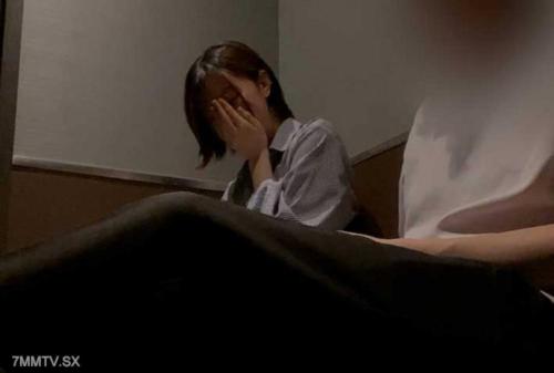 FC2-PPV 4597518 【呀！】18歲排球部**被展示了人生中第一根硬得像樁的陰莖，然後被那人幫忙打飛機和口交ｗ FC2-PPV-4597518