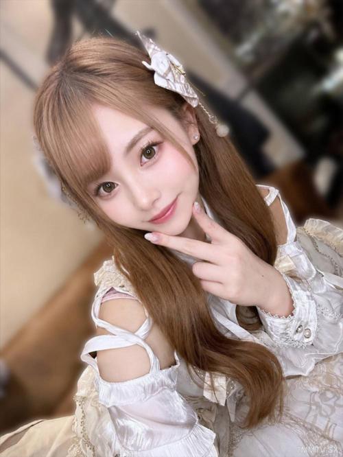 fc2-ppv 4904121 【顏出現解禁】"粉絲快速增加中的18歲美女角色扮演者"FC2震撼登場。危險日內射稀有影像『1小時24分鐘』。※數量有限 | FC2電子市場