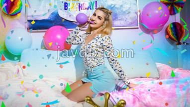 ExxxtraSmall.22.08.25 ExxxtraSmall.22.08.25 早早來到派對