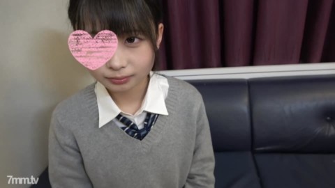 fc2-ppv 1773451 10 多歲的現任學生。透明製服、娃娃臉的白皙少女大量面部射精。