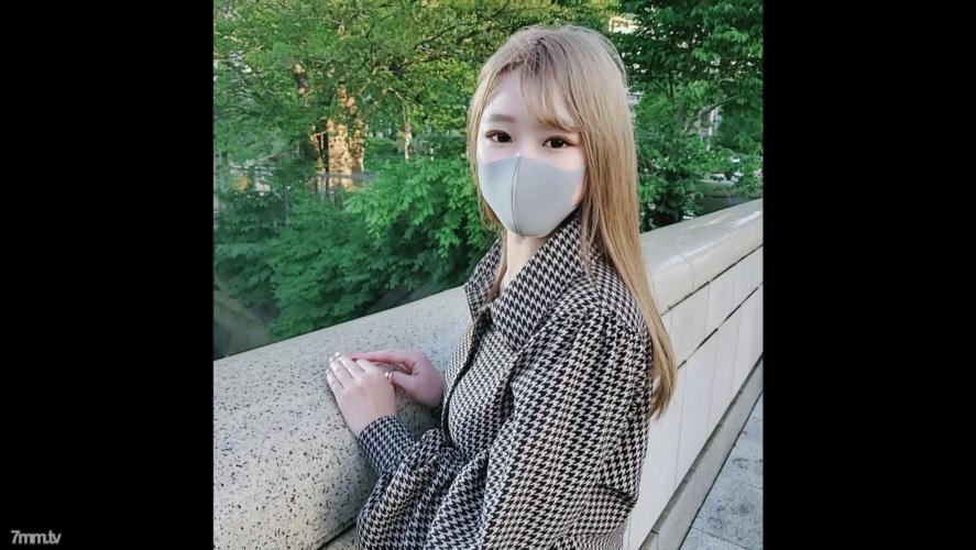 fc2-ppv 2742024 【數量有限！ ！未經審查】在 Instagram 上放一張淫穢的自拍，並在活躍的金髮女大學生體內射精，該女大學生靠吸引顧客到女孩酒吧謀生！ ！ FC2-PPV-2742024
