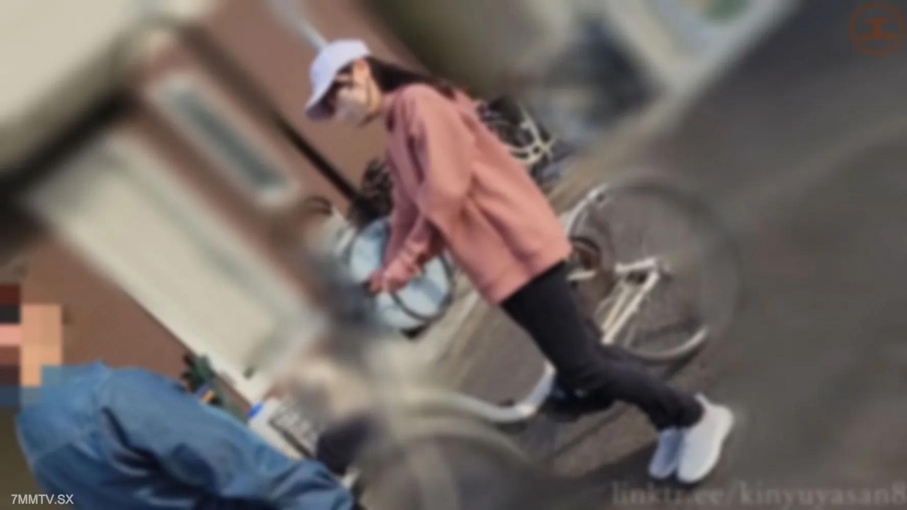FC2-PPV 4323223 *有限的時間 * [個人]家鄉和活潑的家庭主婦，除了在其家庭客廳用電動按摩手淫的視頻外，傷害延遲很高，因此不喜歡面具並讓吹口Job。示例視頻長度）FC2-PPV- 4323223