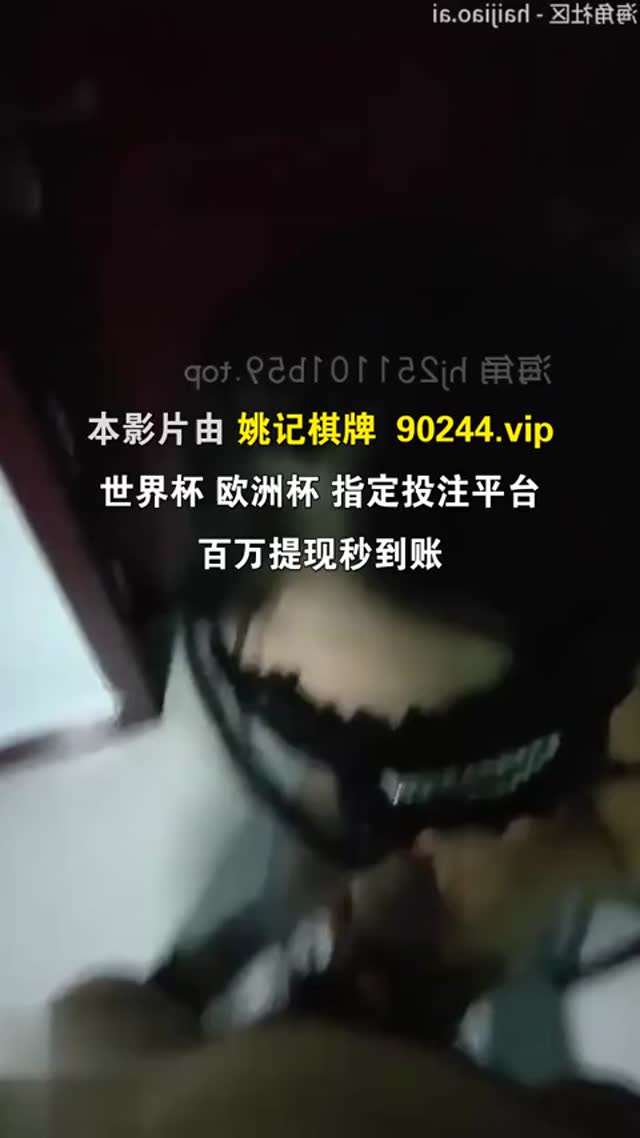 黑丝高跟模特嫂子被我彻底拿捏 极品身材诱惑拉满 长腿玉足丝袜足交 后入扣穴直接高潮喷水