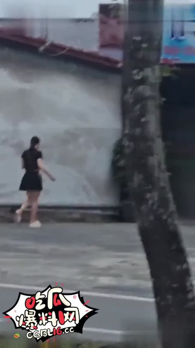 生活不易下海卖逼 福建蝴蝶服饰女老板陈凤琴为了赚钱下海做鸡视频被人曝光
