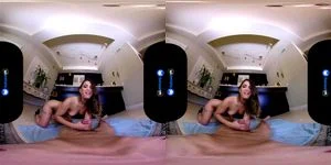 BaDoinkVR.com 订购代码助您与调酒师Uma Jolie共度激情时光
