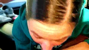 超级热卡普里卡瓦尼在马厩里被性交