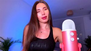 ASMR * 性感黑发 Cleo Patrice 快速而激进的麦克风抽吸让你射精