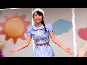 在表演舞台上进行灌肠