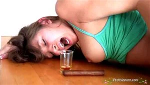 女同面对面坐姿系列第一部与第二部 - 请访问prettyinporn com。