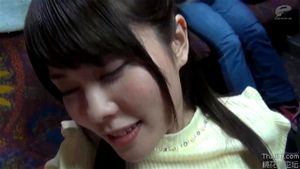 公交车上与美丽日本女郎的激情邂逅