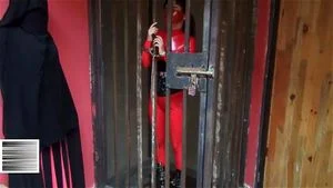 中国BDSM激情：探索权力交换与感官刺激的极致体验。沉浸在束缚、支配与臣服的刺激世界，享受成人的专属冒险。