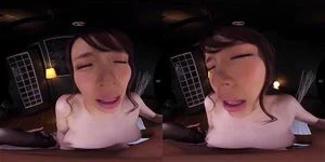 在充满激情的成人场景中，两位成熟的女性演员沉浸在感官愉悦中，探索彼此的欲望。场景以柔和的灯光和亲密的氛围为特色，突出了她们的激情互动和相互满足。使用流行的成人关键词，如‘激情互动’和‘感官享受’，以吸引观众。本视频时长<<<1>>>分钟，适合寻求高质量成人内容的观众。