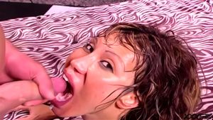 Ava Devine PMV - 性感热舞与激情音乐完美融合，带来极致视觉享受。这位经验丰富的表演者以其标志性的风格，呈现一场令人难忘的成人娱乐盛宴。沉浸在充满诱惑的节奏中，享受纯粹的感官刺激。