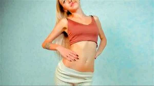 你会用这个金发女郎做什么？