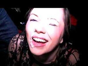 苏格兰美女享受三重颜射盛宴