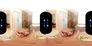 BaDoinkVR.com 丰满的女房东Bailey Brooke想要你进入她的