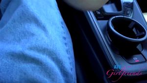 与考特尼·雷 (Kourtney Rae) 海滩约会，她喜欢被玩弄她的阴户，并给公路头第一视角