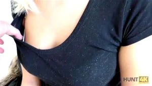 Hunt4K. 男子让邻居用钱交换与他未来的妻子发生关系