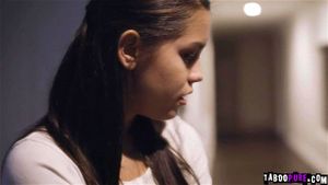 绝望的男人让天真保姆Alina Lopez怀孕