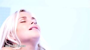 与时尚少女的最佳性爱时光