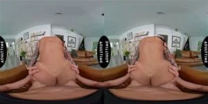 Up Close VR - 第一视角：全天然纹身熟女康妮·佩里尼翁渴望你的大肉棒！精液射在巨乳上