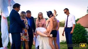 婚礼仪式激情，性感金发新娘，户外激情与热蜡游戏。Bride4k