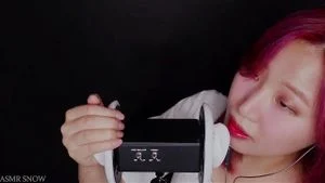 ASMR 雪蜜耳语舔耳