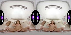 TmwVRnet - Bonnie Dolce - 可爱的面部护理让她冷静下来