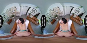 近距离 VR - 主观视角 性感夏洛特罪孽内衣让你在第一次约会时粉碎她湿漉漉的小穴