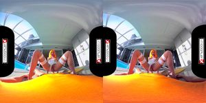 VR 色情角色扮演：与莉露在《第五元素》中的第一人称视角性爱及69口交体验。沉浸在虚拟现实中，感受与这位标志性角色的亲密接触，体验独特的视角和刺激的口交姿势。探索成人娱乐中的角色扮演幻想，享受沉浸式的感官体验。