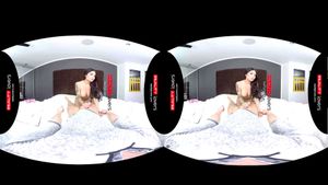 RealityLovers VR - 亚洲学院风 Brenna Sparks
