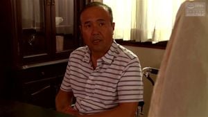 导演长谷川展示亲吻与躺下
