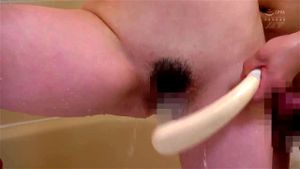 Yui Hatano 是一位备受喜爱的日本成人电影女演员，以其迷人的外表和充满激情的表演而闻名。她拥有丰富的作品集，涵盖了各种类型的成人内容，适合不同口味的观众。探索她的热门场景，沉浸在无与伦比的感官享受中。