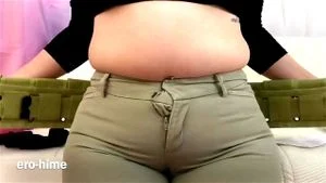 丰满红发女郎的万圣节装扮