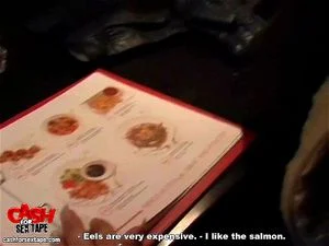 美女厕所激情性爱