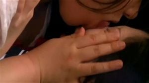 日本麻仓绫音风格女同性恋亲吻
